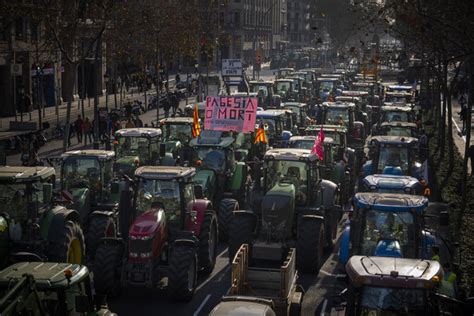 Çiftçi protestosu devam ediyor! Fransa''da başlayan protesto Avrupa''ya yayıldı